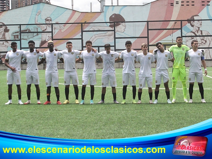 Reyes cae ante Ãguilas