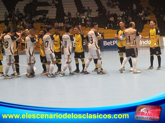 CayÃ³ Leones como local
