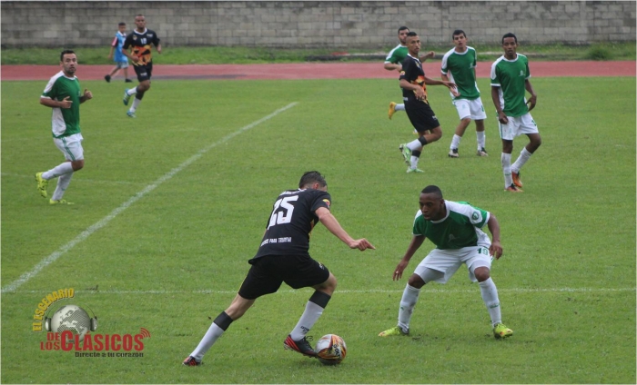 Los universitarios encontraron la clasificación en el estadio Ditaires