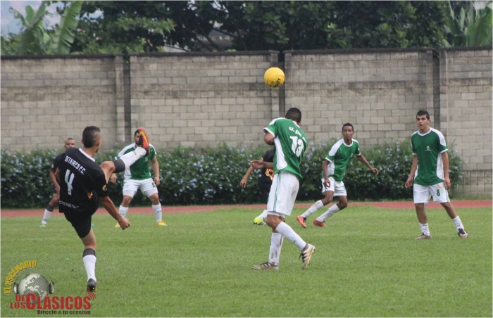 Los universitarios encontraron la clasificación en el estadio Ditaires
