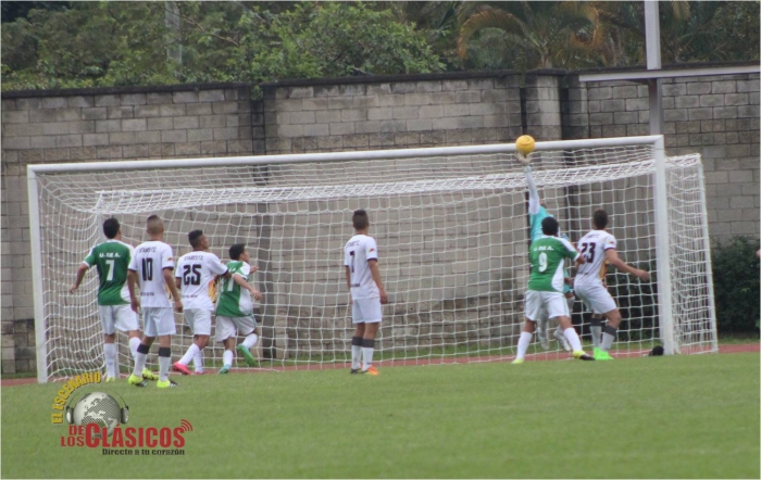 Los universitarios encontraron la clasificación en el estadio Ditaires