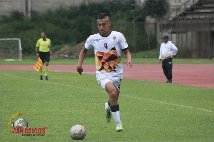 Los universitarios encontraron la clasificación en el estadio Ditaires